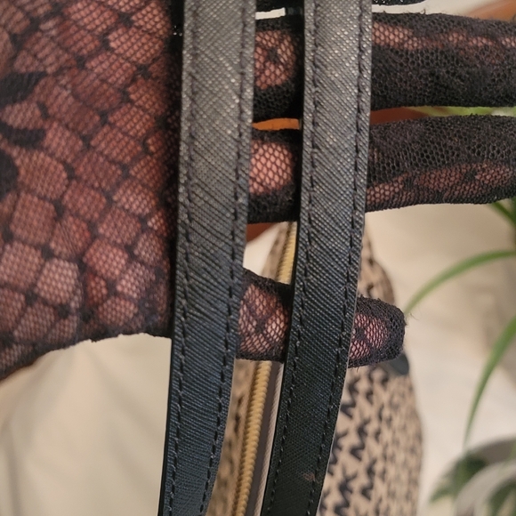 Micheal kors Shoulderbag Tan and Black Mono - Picture 7 of 8